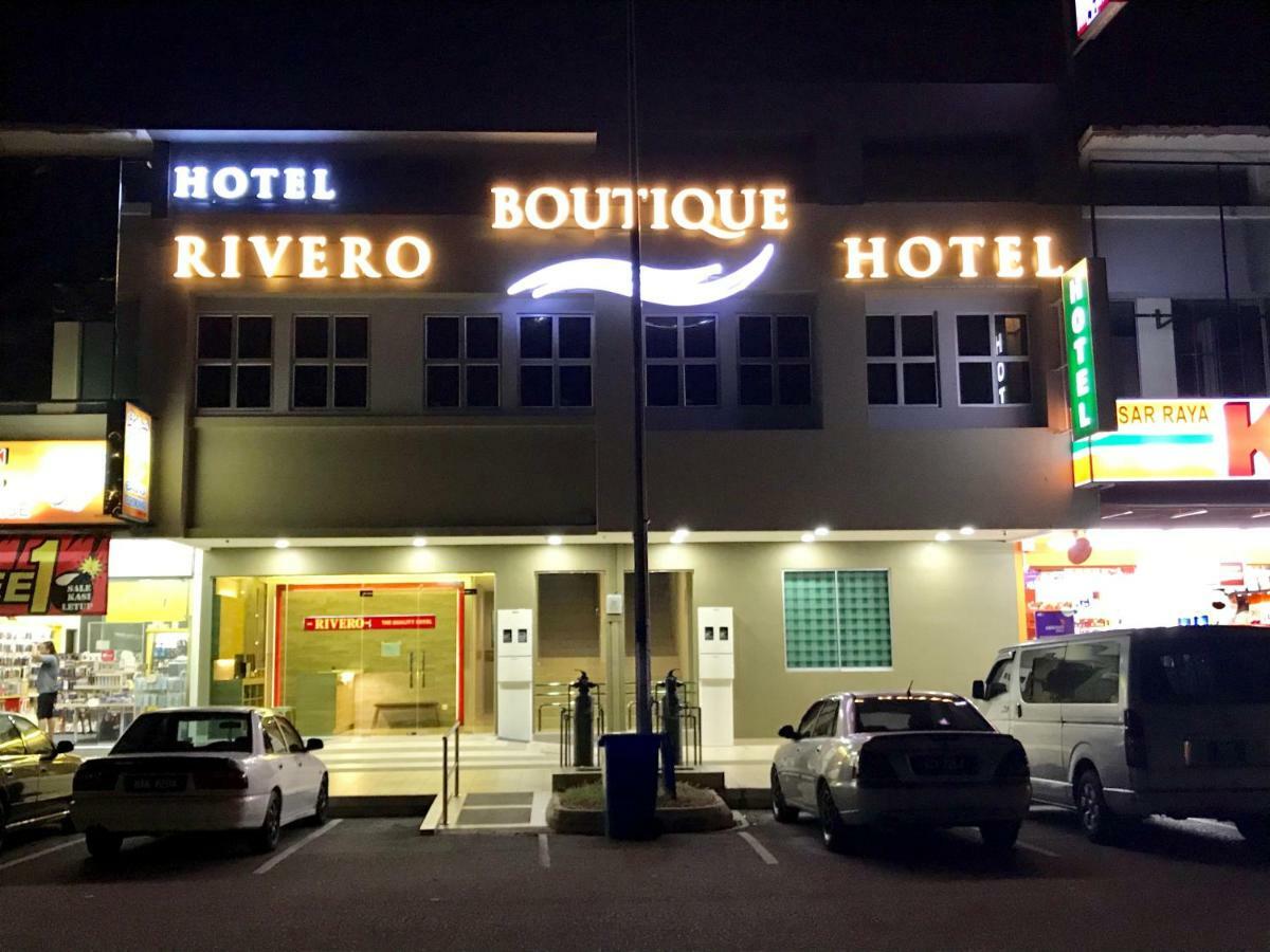 Rivero Boutique 2 *